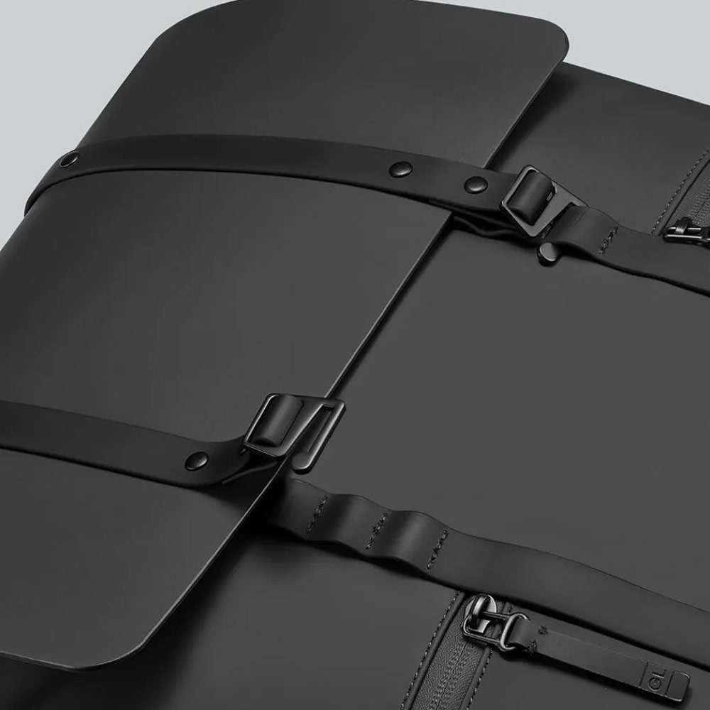 Picture of Apple MacBook Pro 16\" 2019  | Gaston Luga SPLÄSH 2.0 16" Premium Waterproof Eco Material Backpack 20L (Black)