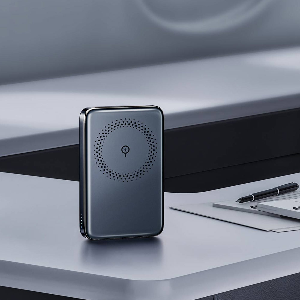 Picture of Innostyle PowerMag Slim Magnetic Wireless Charging with USB-C input output Fast Charge PowerBank  (Black)